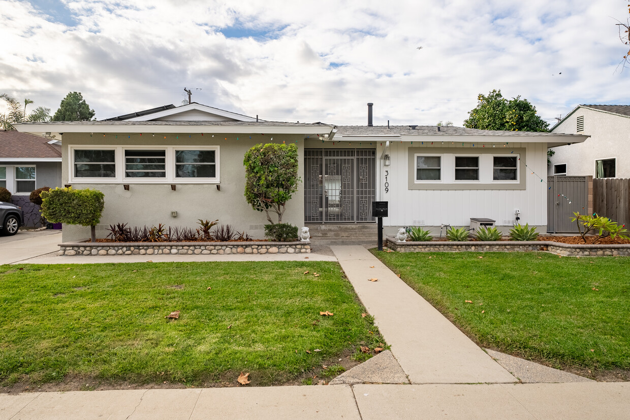 Front Of The Home - 3109 N Studebaker Rd