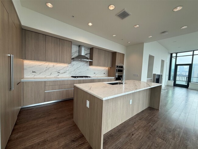 Building Photo - 2525 Turtle Creek Blvd