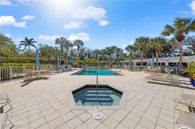 Foto del edificio - 6361 Pelican Bay Blvd