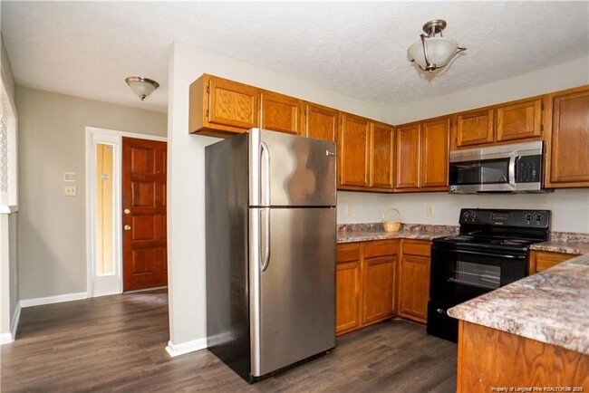 Building Photo - 2601 Fashion Ln