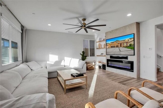 Foto del edificio - Stunning and Spacious 5BR 3BA Home w/ Solar Panels + Community Pool + Basketball/Tennis Court + S...