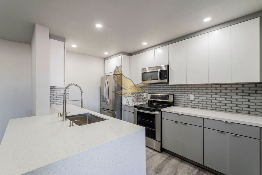 Foto principal - 8101 W Flamingo Rd