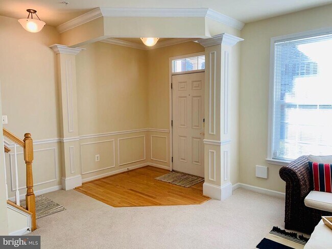 Foto del edificio - 9823 Darcy Forest Dr