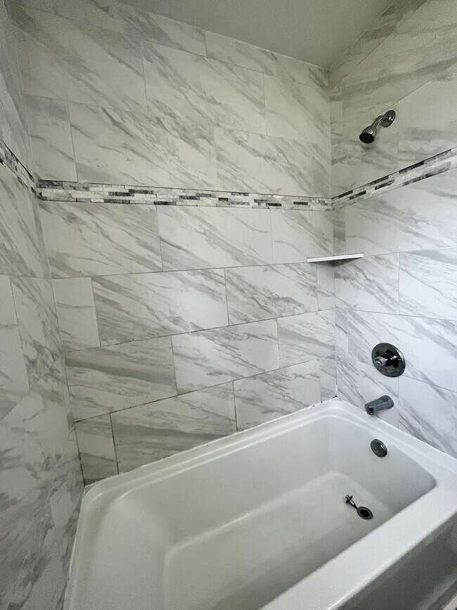 Building Photo - 6612 Whippoorwill Ln