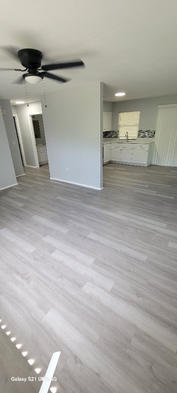 Foto del edificio - 2498 Lakeshore Cir