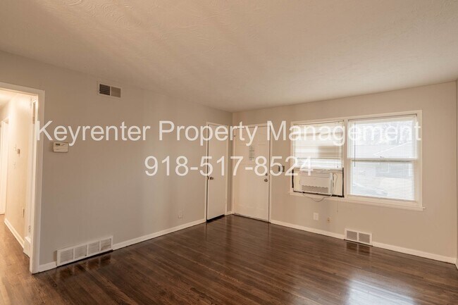 Foto del edificio - 1553 E 53rd St N