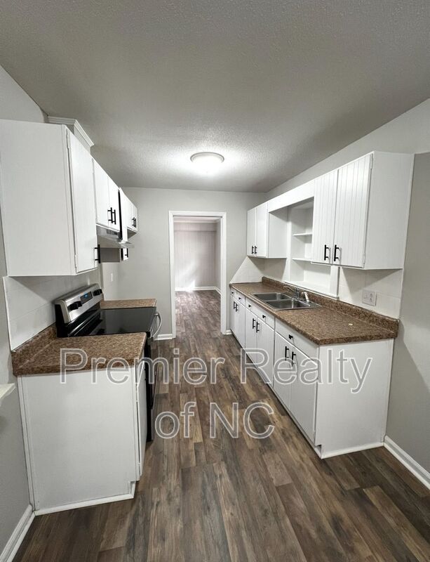 Building Photo - 4972 Shattalon Dr