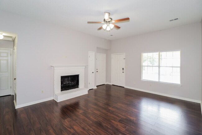 Foto del edificio - 7890 Hunter's Crossing