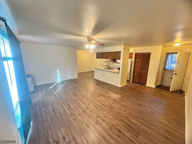 Building Photo - 55 Bolton Ct