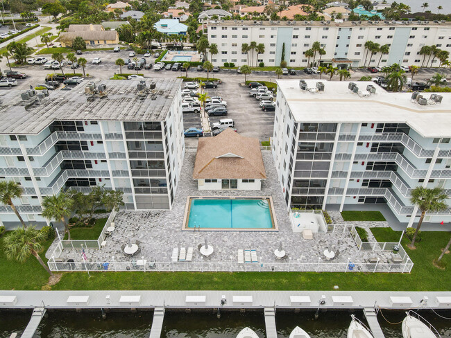 Foto del edificio - 104 Paradise Harbour Blvd