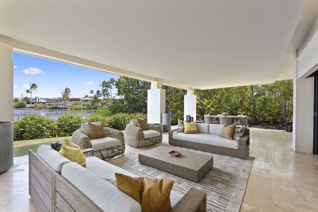 Foto del edificio - Honolulu Lagoonfront Villa | 4BR Courtyard...