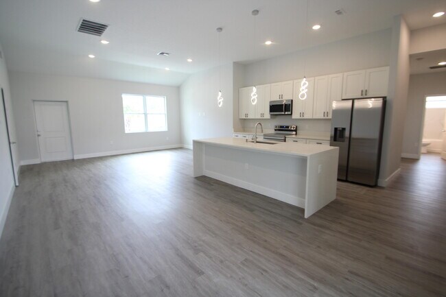 Building Photo - 1377 Harper Blvd SW