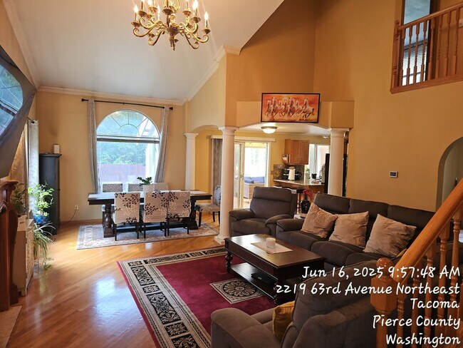 Foto del edificio - NETacoma - Large 3 bedroom 2.5 bathroom wi...