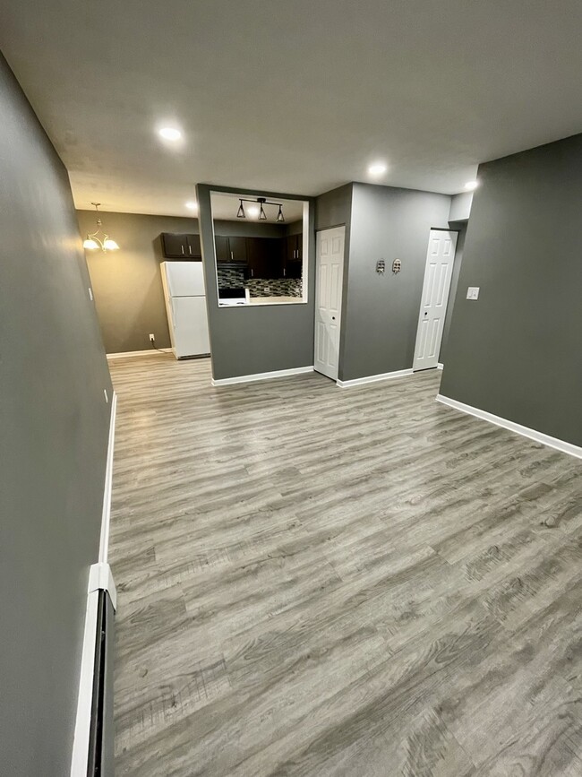 Building Photo - 2100 Light Road