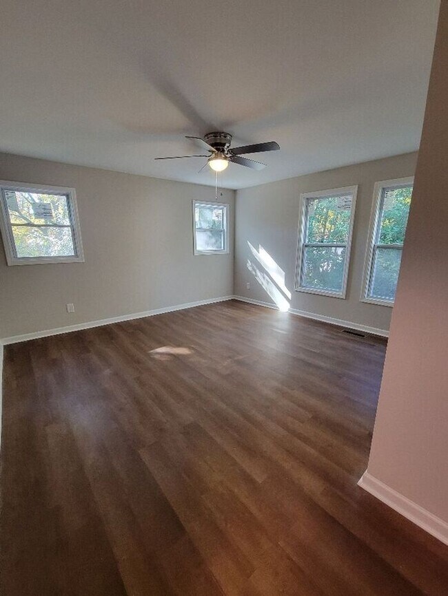 Foto del edificio - 2219 Celia Ave...Avail Now!!! 4 bed 3 bath...