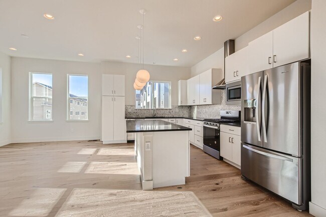 Foto del edificio - Stylish 3 bed/4 bath Town Home