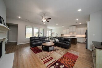 Building Photo - 27427 Gardinia Ridge Dr