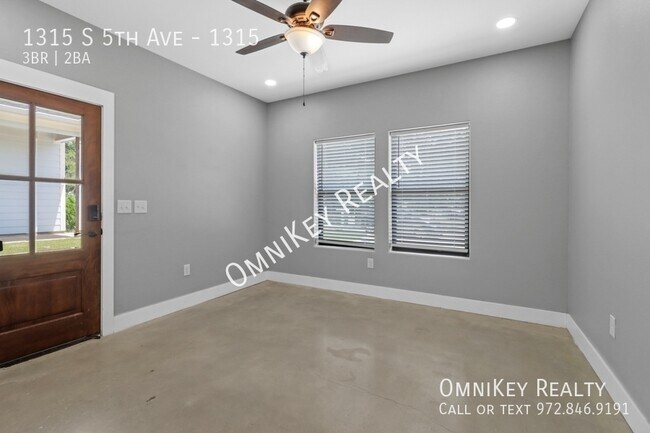 Building Photo - 1315 S 5th Ave