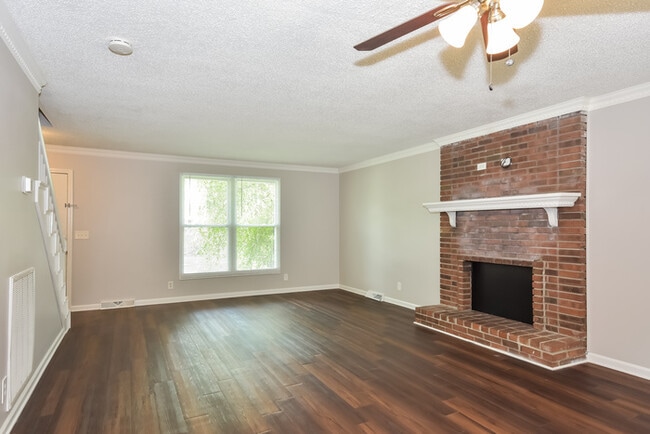 Building Photo - 265 Clearlake Dr W