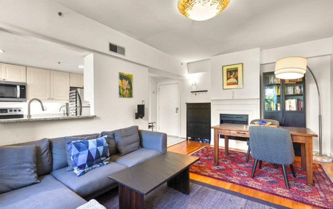 Building Photo - Bright Two Bedroom Dream in Dupont!