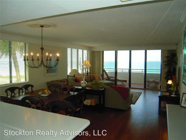 Building Photo - 1425 GULF OF MEXICO Dr