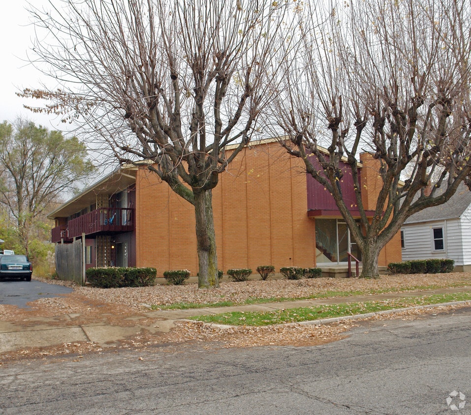 Foto principal - 2526 Revere Ave