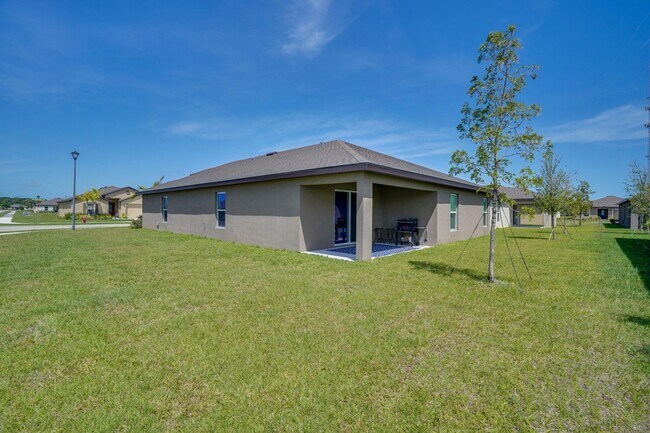 Building Photo - 5361 Imagination Dr
