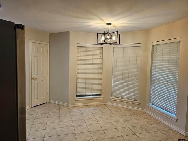 Building Photo - 9382 Gaelic Hills Dr