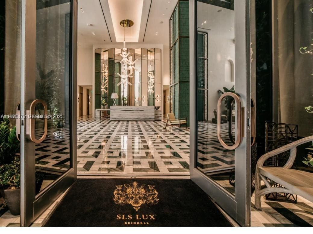 Primary Photo - 801 S Miami Ave