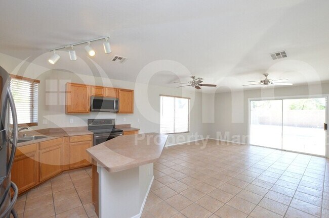 Foto del edificio - 14801 West Wethersfield Road