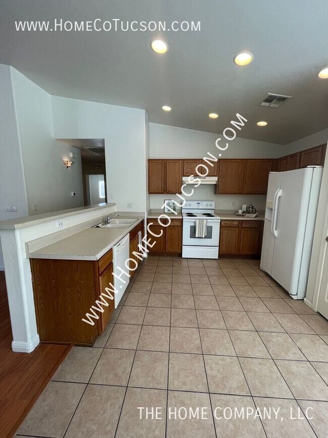 Foto del edificio - AVAILABLE May 29th! 2887 E Paseo La Tierra...