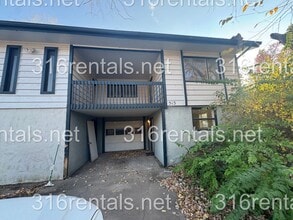 Building Photo - 511 Holly Ln