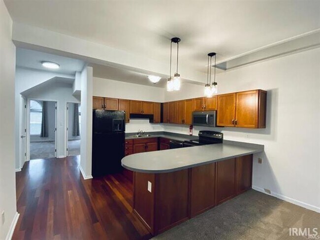 Foto del edificio - 105 E 6th St