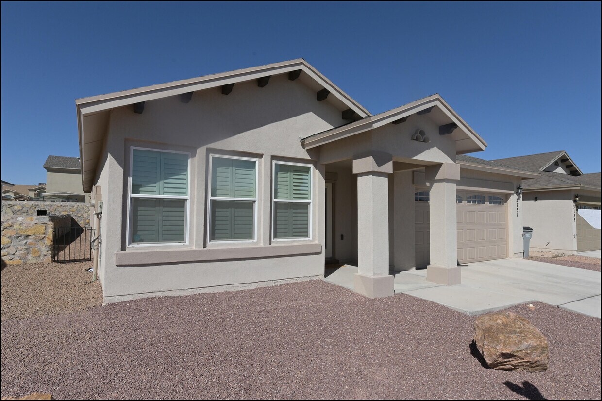 Foto principal - 3131 Red Orchard Dr