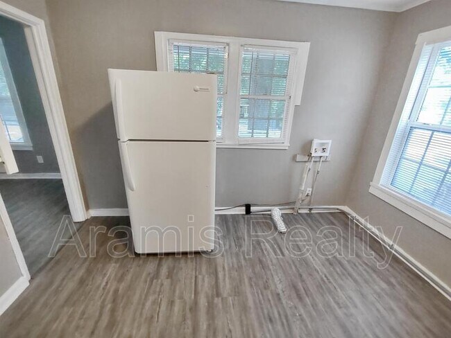 Foto del edificio - 463 Ramona St