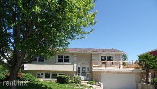 Building Photo - 9221 N Courtland Dr