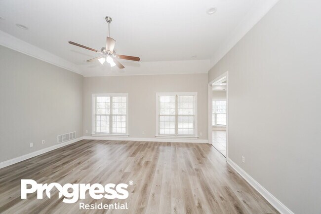 Building Photo - 6758 Greyhawk Cove S