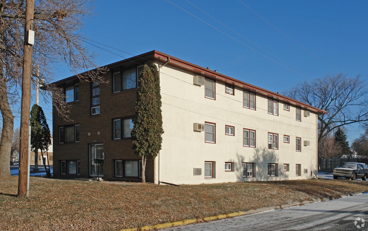Primary Photo - 3969 NE 5th St