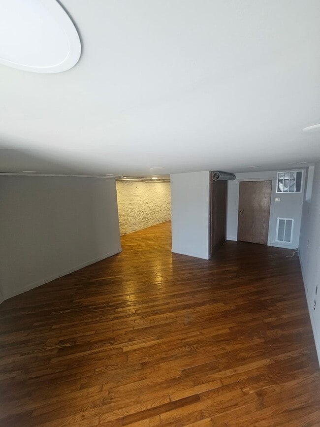 Building Photo - 1337-39 S Vandeventer