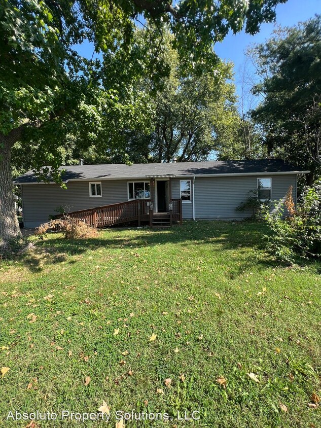 Primary Photo - 3 br, 2 bath House - 2232 N Weller Ave