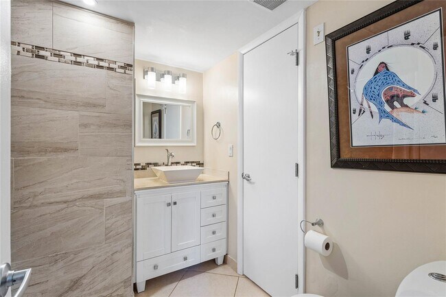 Foto del edificio - 3111 Oakland Shores Dr