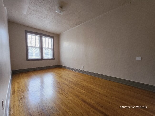 Foto del edificio - 1160 S Mason Ave