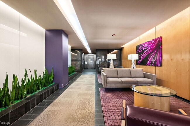 Building Photo - 2020 N Lincoln Park W