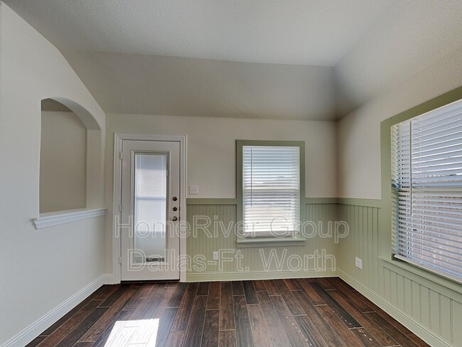 Building Photo - 11200 Glover Ln