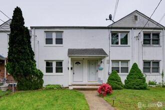 Building Photo - 19 Roosevelt Ct