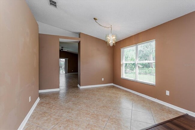 Foto del edificio - 101 Harwood Cir