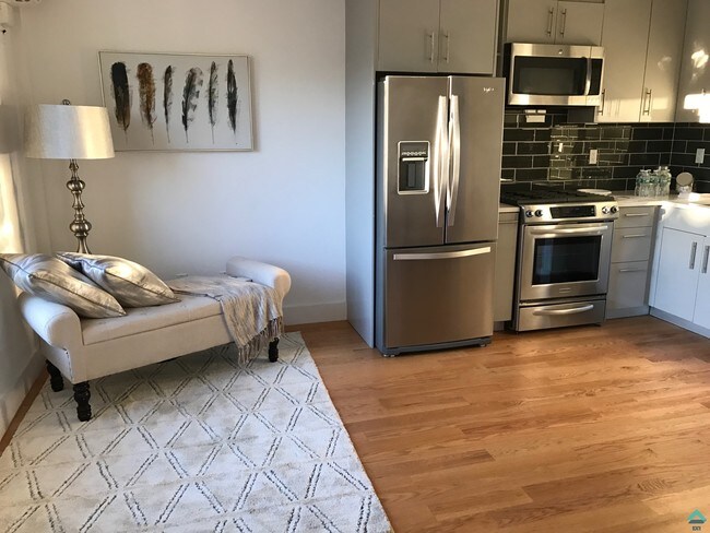 Foto del edificio - 6334 Fresh Pond Rd