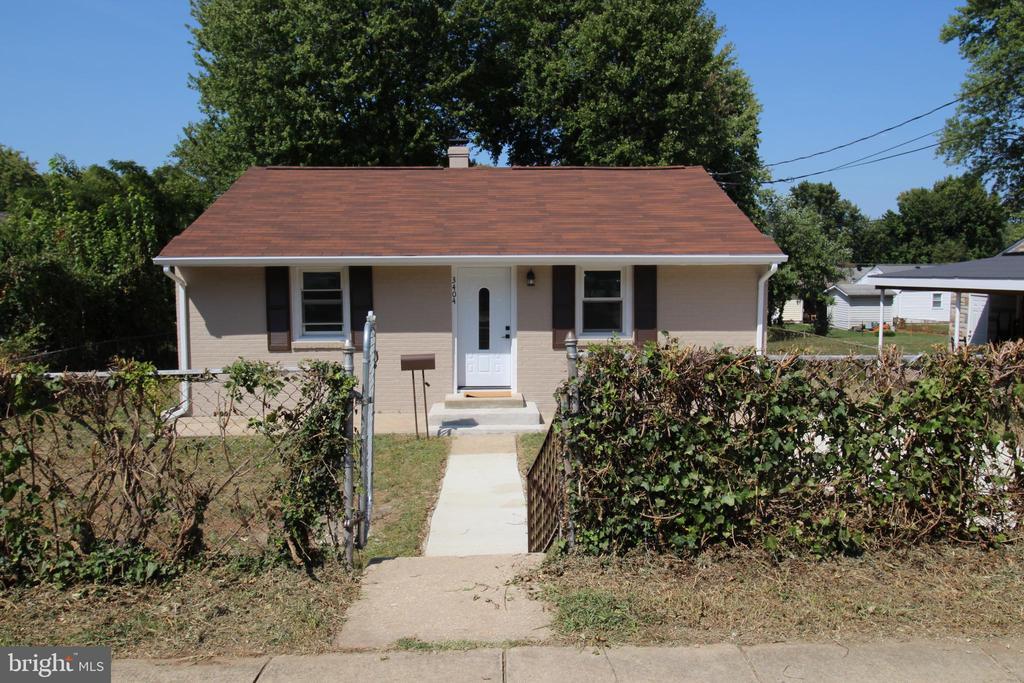 Primary Photo - 3404 Elmwood Dr