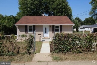 Building Photo - 3404 Elmwood Dr