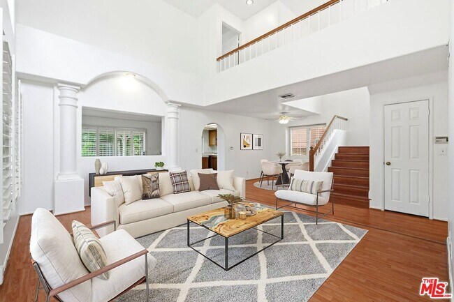 Foto del edificio - 25842 Browning Pl